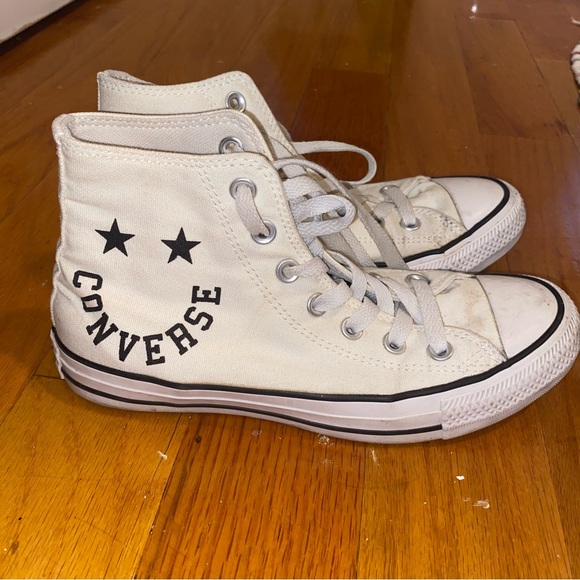 Converse with a smile - Picture 2 of 2